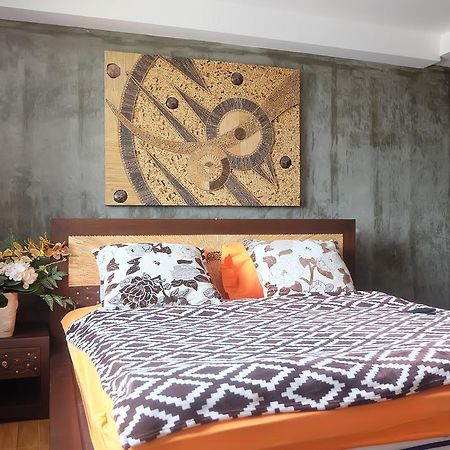 Iris Hostel Чиангмай Экстерьер фото