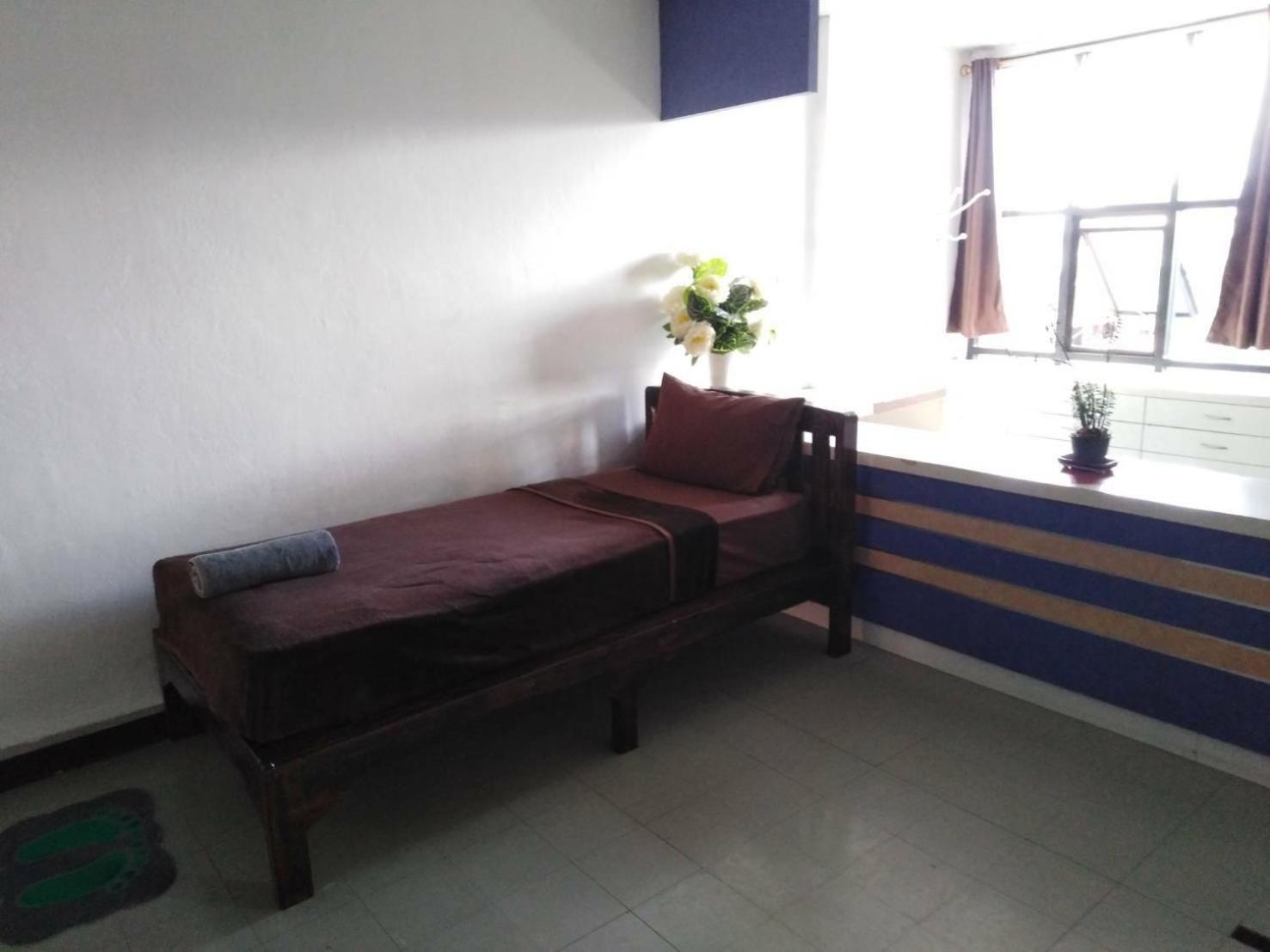 Iris Hostel Чиангмай Экстерьер фото
